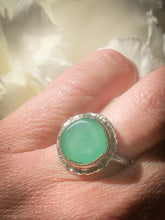 Load image into Gallery viewer, Chrysoprase Flora Heart Ring