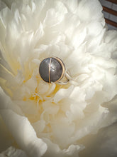 Load image into Gallery viewer, Oregon obsidian Heart Inlay Ring