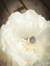 Load image into Gallery viewer, Oregon obsidian Heart Inlay Ring