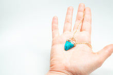 Load image into Gallery viewer, Turquoise Tooth Necklace No.13