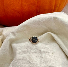 Load image into Gallery viewer, Heart Inlay Ring No.1
