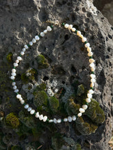 Load image into Gallery viewer, pearl &amp; Jade Birdie necklace
