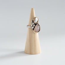 Load image into Gallery viewer, Soften, Rose Quartz &amp; Large Pearl Shield Ring
