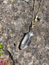 Load image into Gallery viewer, Crystal Quartz Necklace Style No.4
