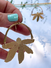 Load image into Gallery viewer, Sunshine Glam Flower Earrings
